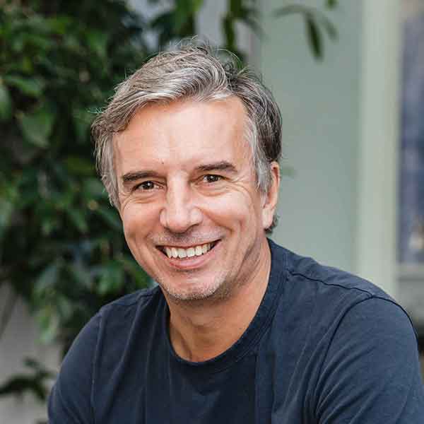 Portraitbild des FONDA Geschäftsführers Alexander Reiberger